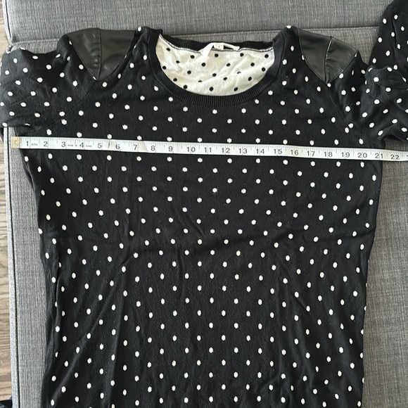 Vince Camuto sweater size M - Picture 6 of 7